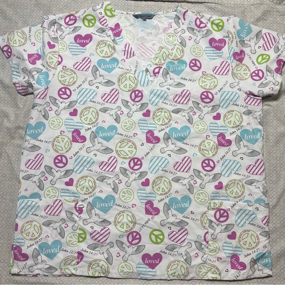 Bannock Court Colorful Printed Women's 2X Scrub Top